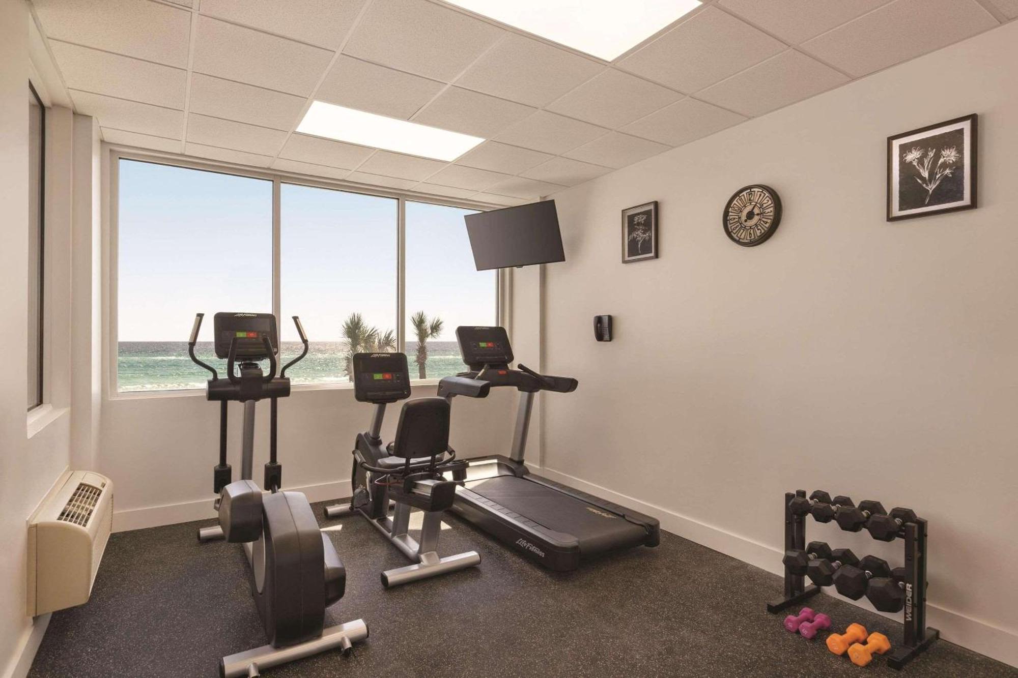 Radisson Beachfront Hotel - Panama City Beach Bagian luar foto