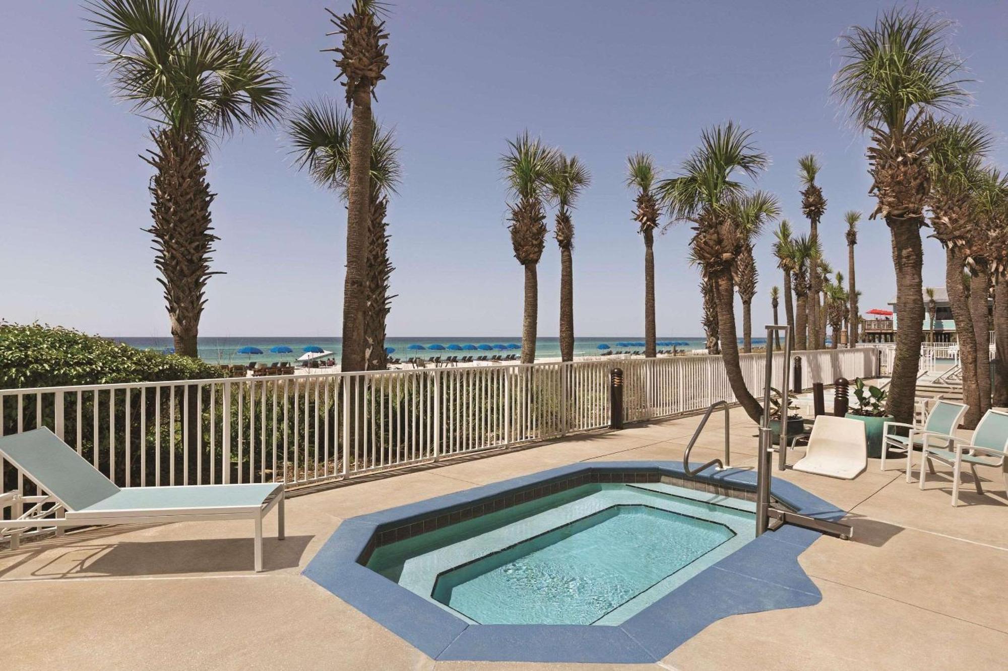 Radisson Beachfront Hotel - Panama City Beach Bagian luar foto