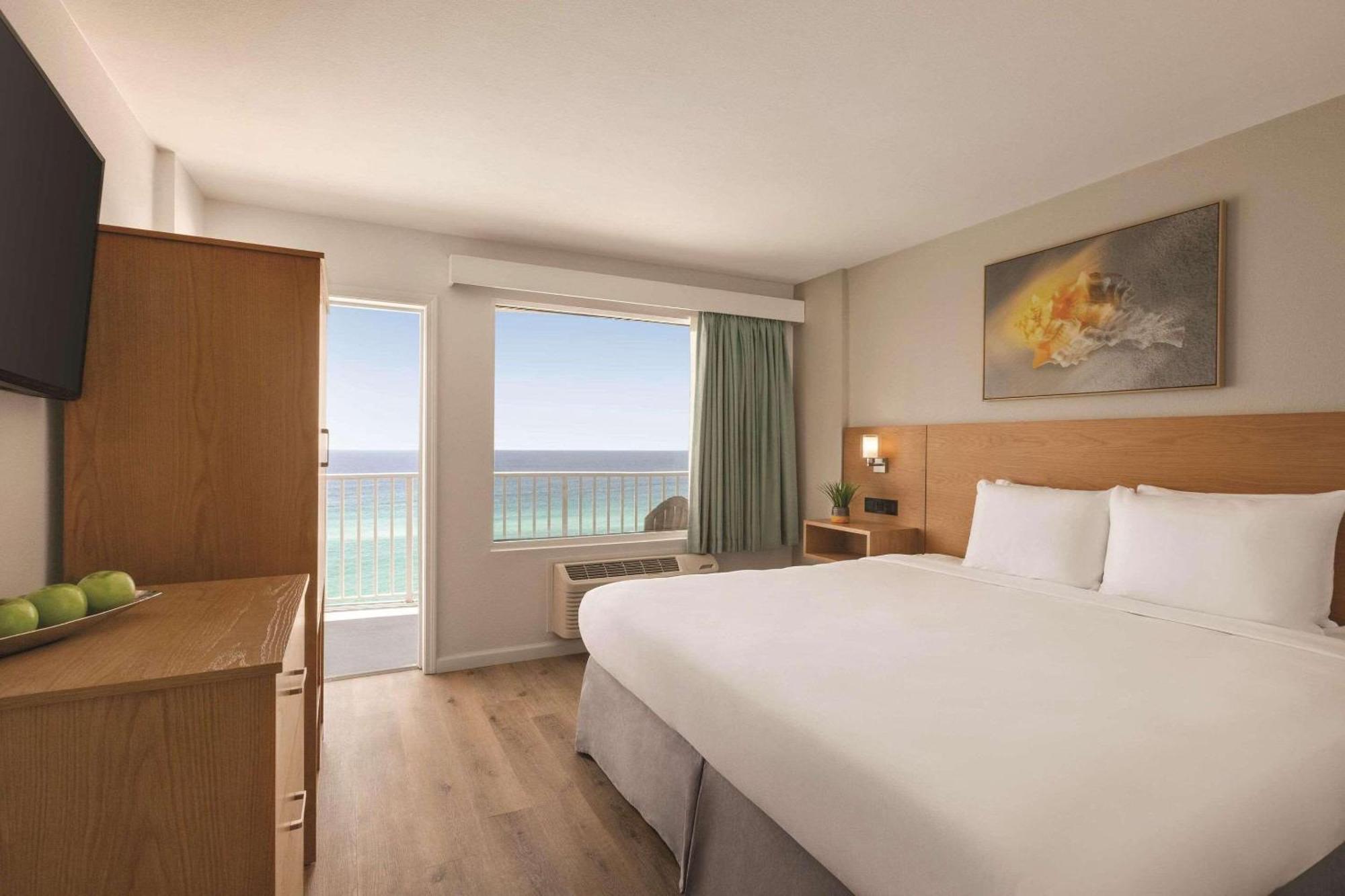 Radisson Beachfront Hotel - Panama City Beach Bagian luar foto