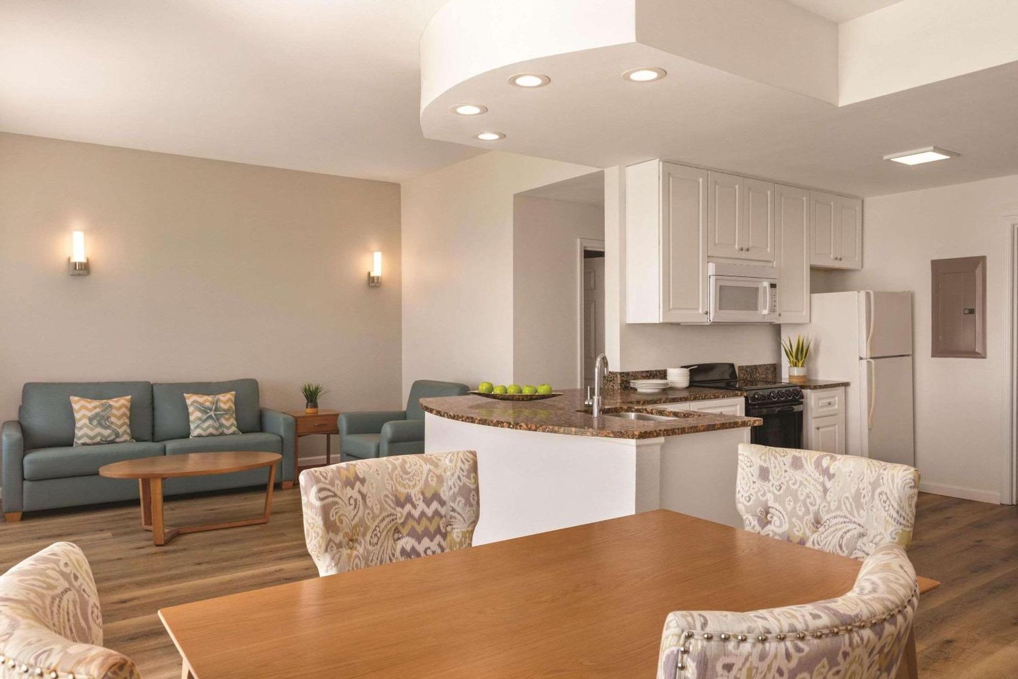 Radisson Beachfront Hotel - Panama City Beach Bagian luar foto
